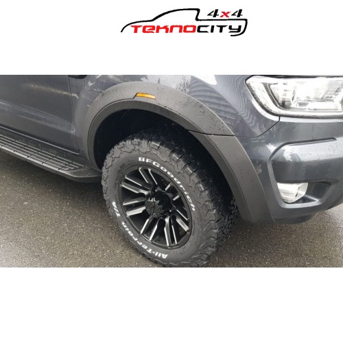 FORD RANGER T7  2015-2019  REFLEKTÖRLÜ DODİK TAKIMI 