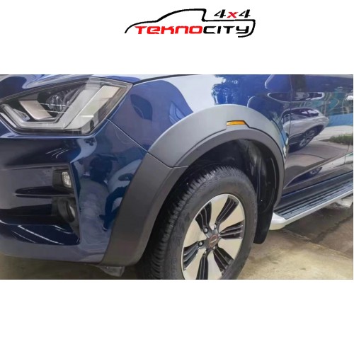 Reflektörlü Dodik Takımı Isuzu Dmax 2020+ 