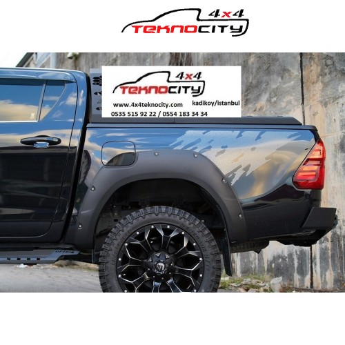 TOYOTA HILUX REVO 2015-2019 ÇAMURLUK DODİK TAKIMI